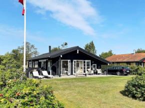 Three-Bedroom Holiday home in Broager 4